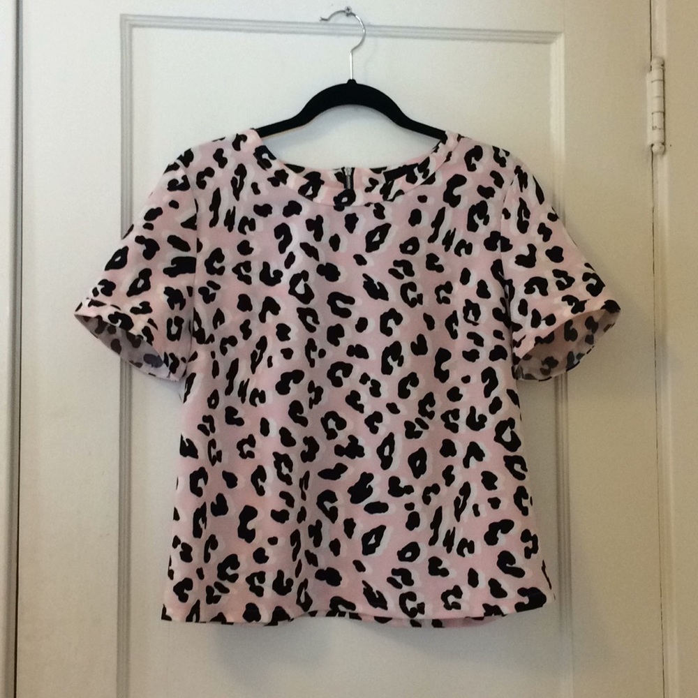 W5 Pale Pink Leopard Short Sleeved Top